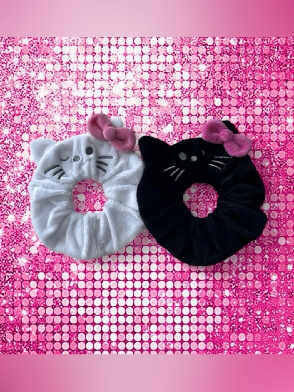 Hello Kitty Angel & Devil Scrunchie Set